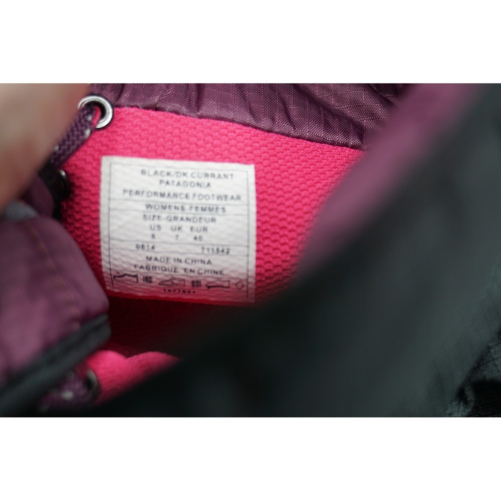 Women's Sz 8 M Patagonia Activist Puff High Waterproof Boots Black Dark Currant - Picture 7 of 7